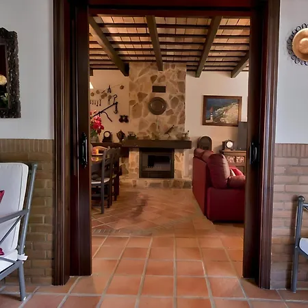 Chalet Grande Con Piscina Parejas Y Familias