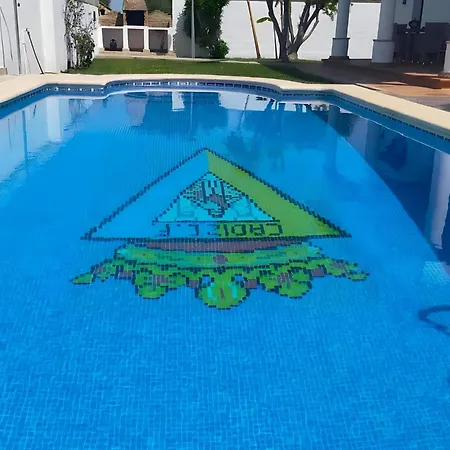 Holiday home Chalet Grande Con Piscina Parejas Y Familias